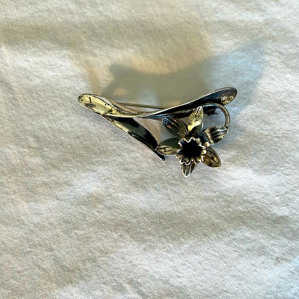 Vintage daffodil pin